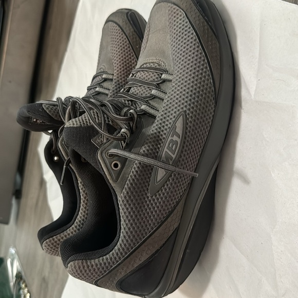 Very Good UC MBT gray men’s sneakers - size range 12-12.5 style # 400287-133 - Picture 3 of 13